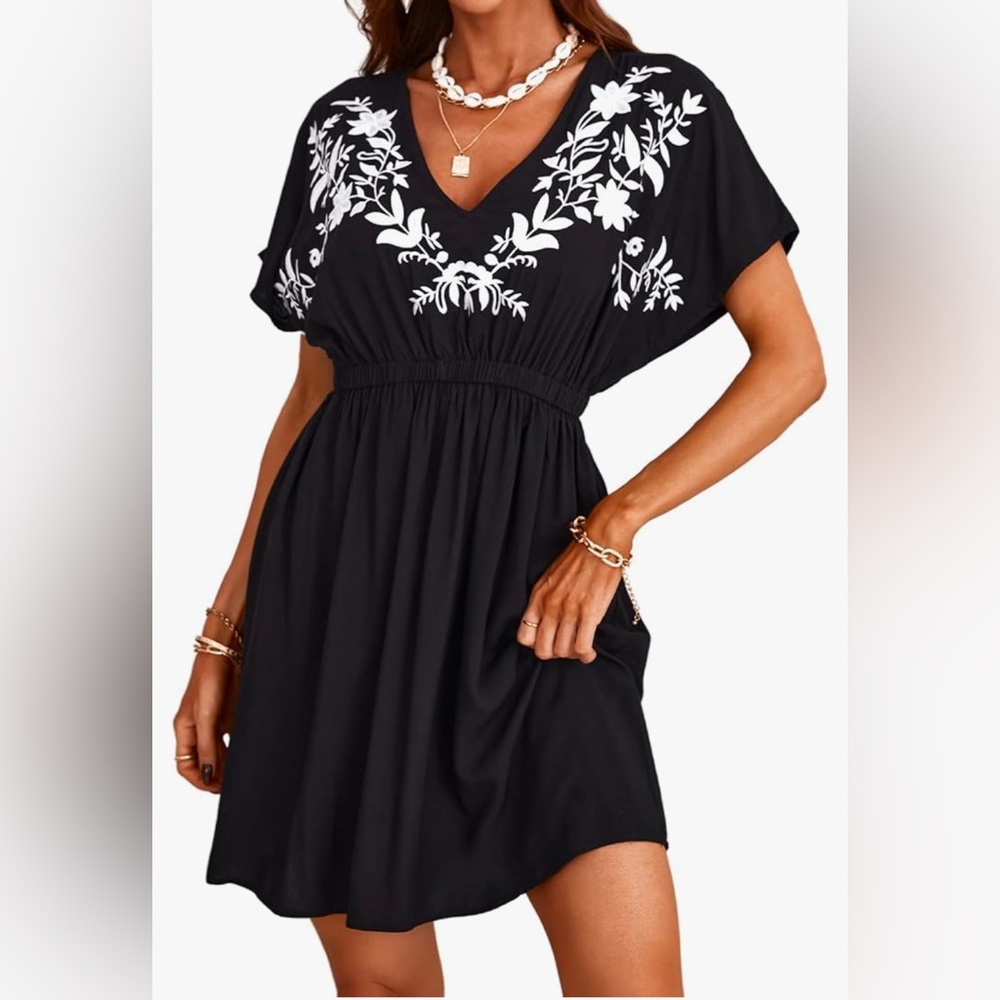 🎁 3 for $15. Cupshe Summer Bathing Suit Coverup Embroidered Dress‎ Size XS